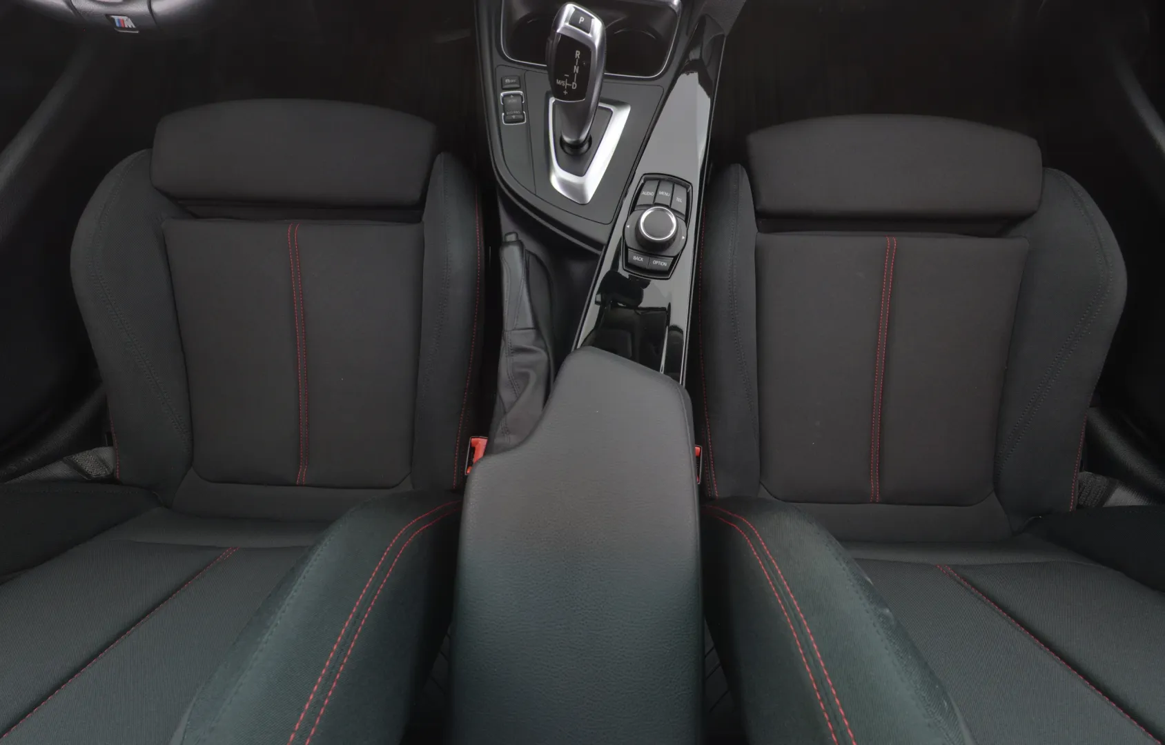 BMW 320 SLV-179 carousel image