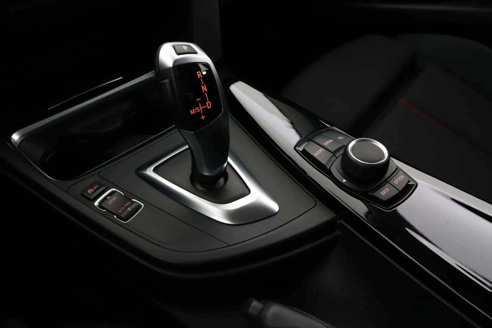 BMW 320 SLV-179 carousel image