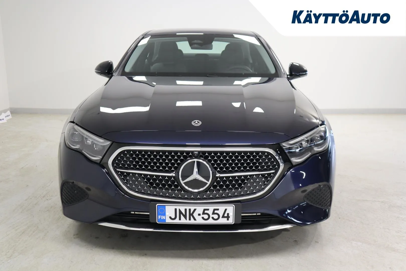 MERCEDES-BENZ E JNK-554 carousel image