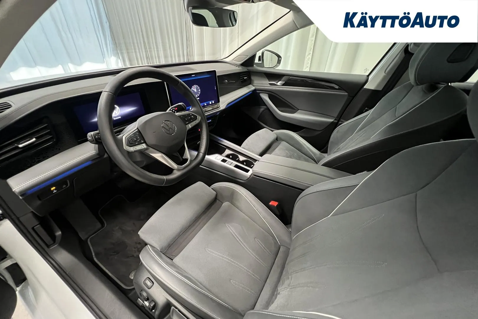 Volkswagen Passat NNN-104 carousel image