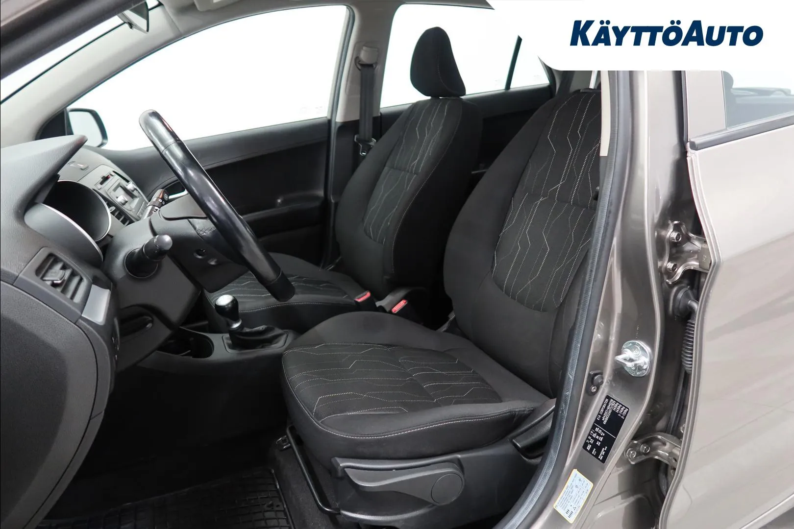 KIA Picanto TZZ-325 carousel image