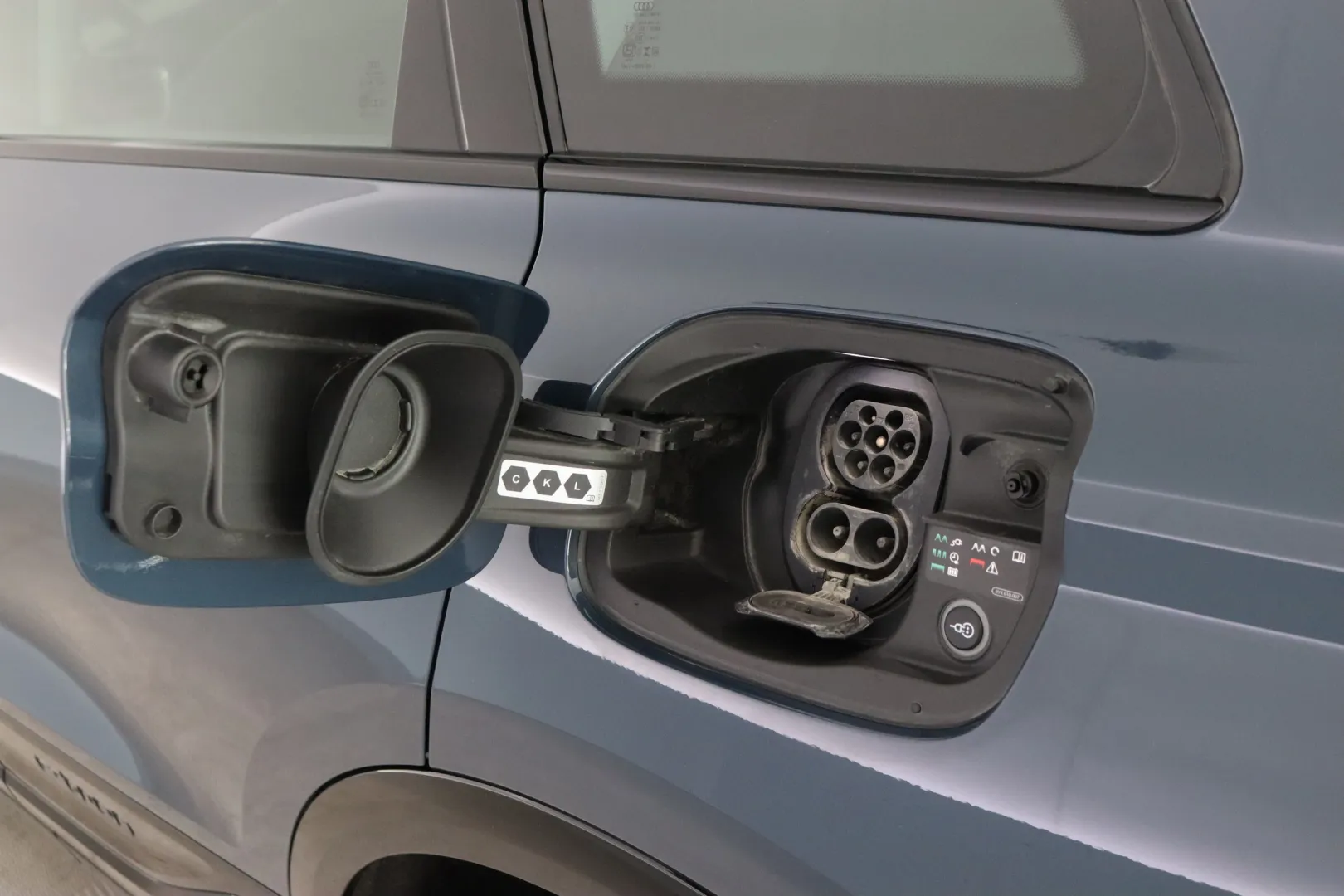 AUDI Q6 e-tron LSU-101 carousel image