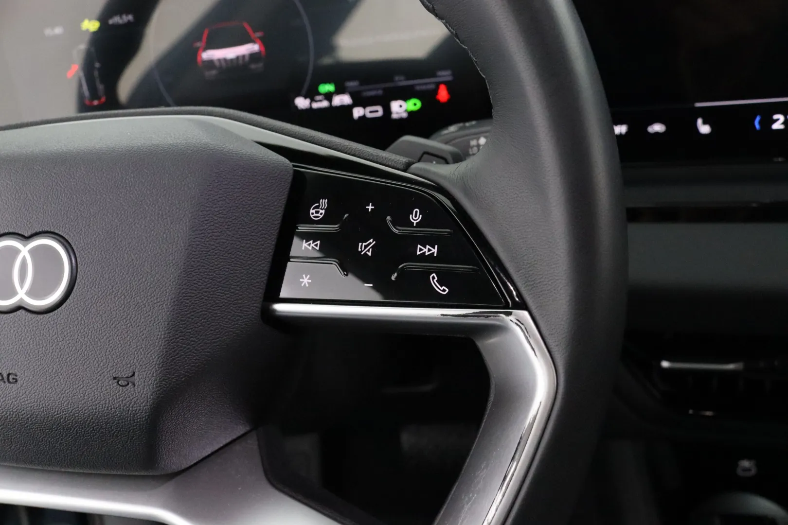 AUDI Q6 e-tron LSU-101 carousel image