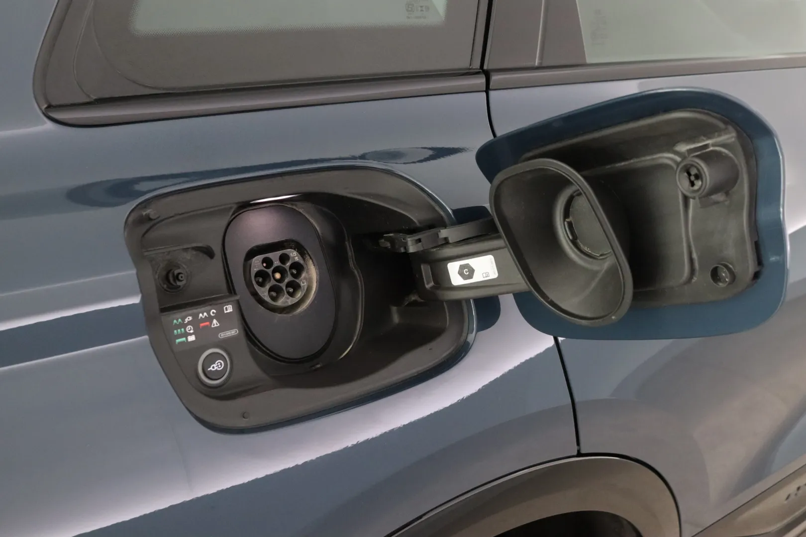 AUDI Q6 e-tron LSU-101 carousel image