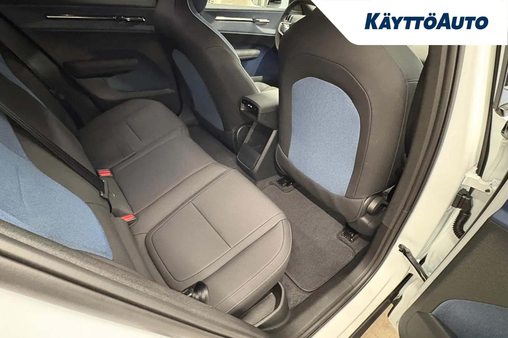 Volvo EX30 IRT-630 carousel image