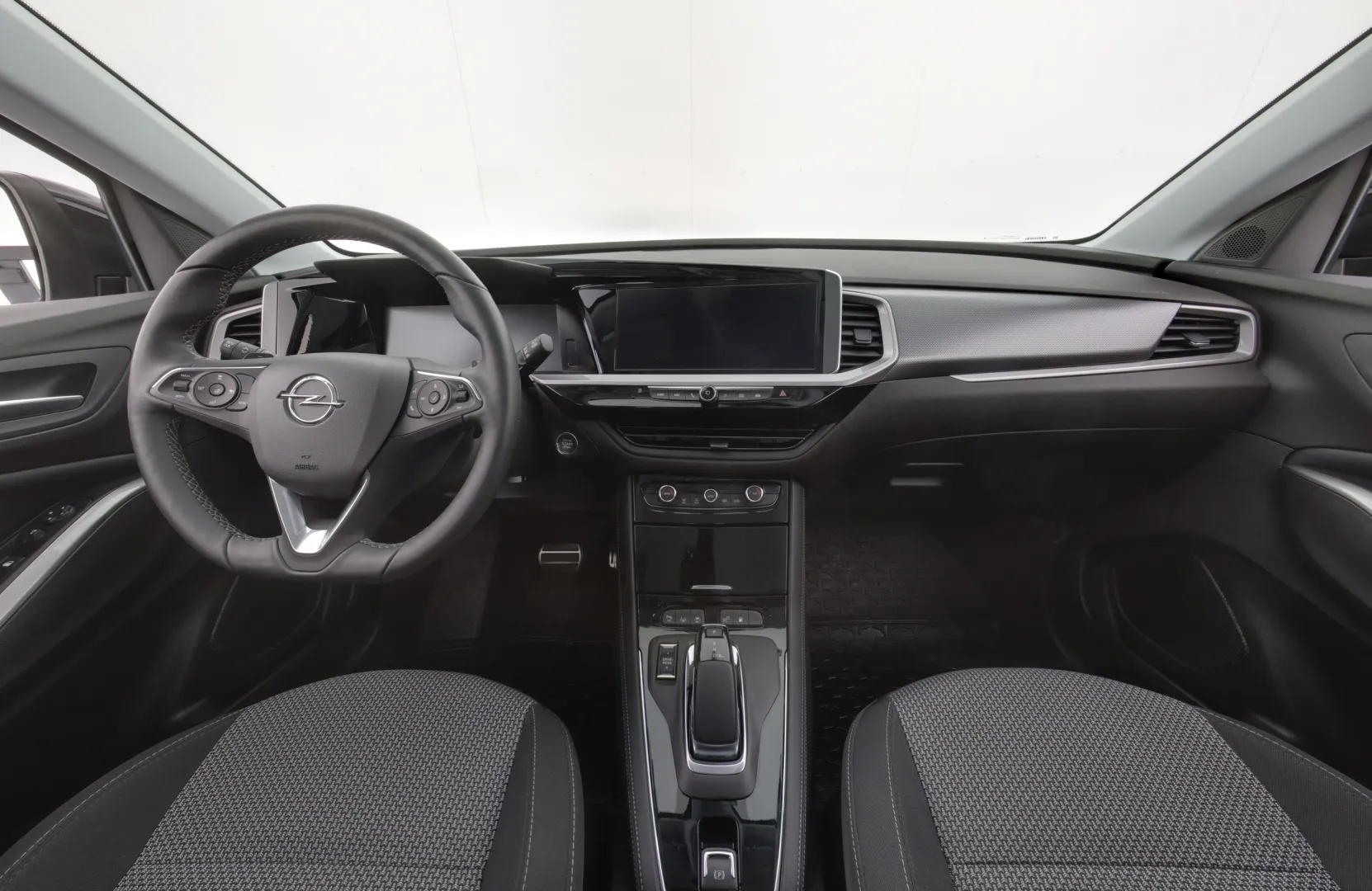 OPEL Grandland NNE-124 carousel image