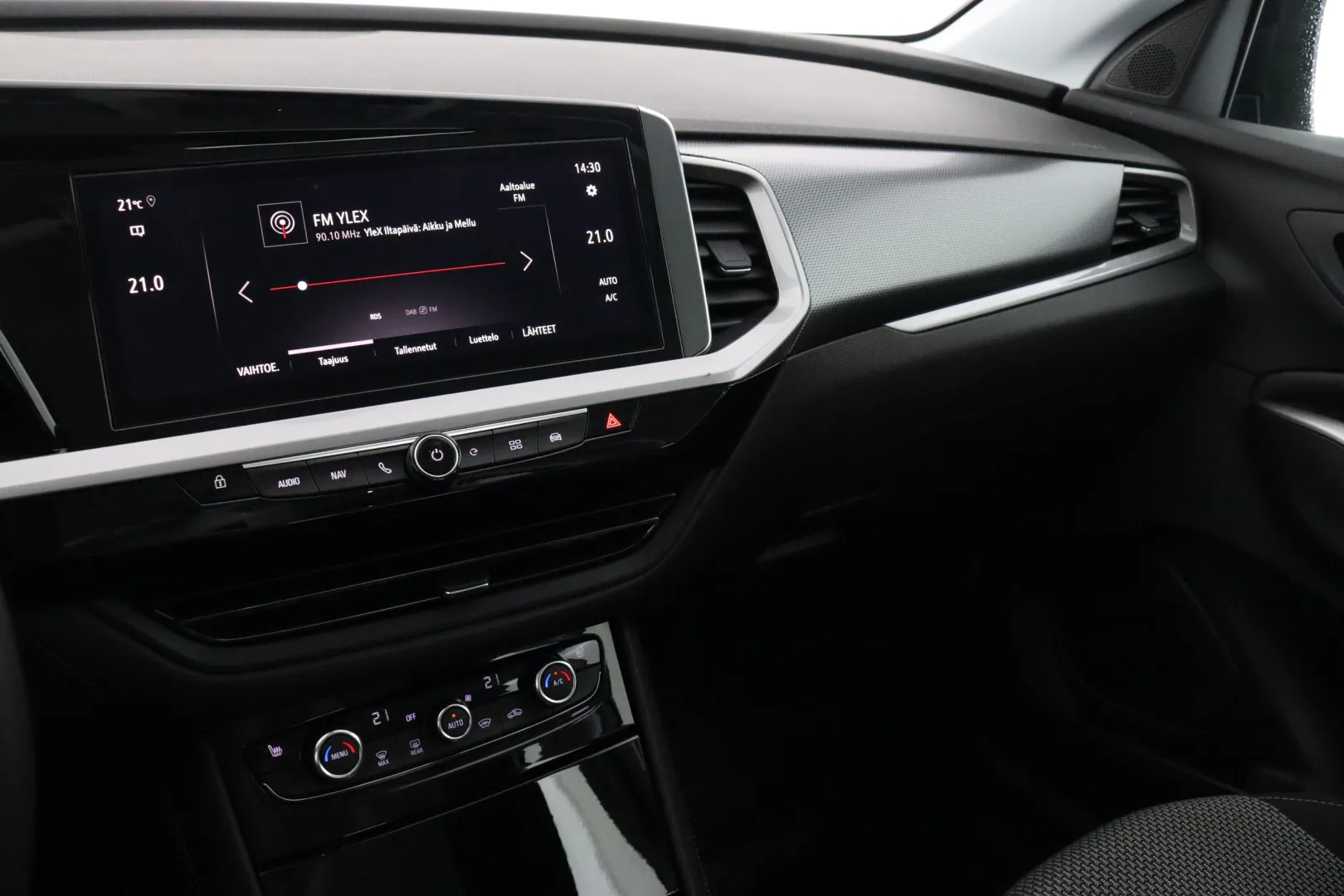 OPEL Grandland NNE-124 carousel image