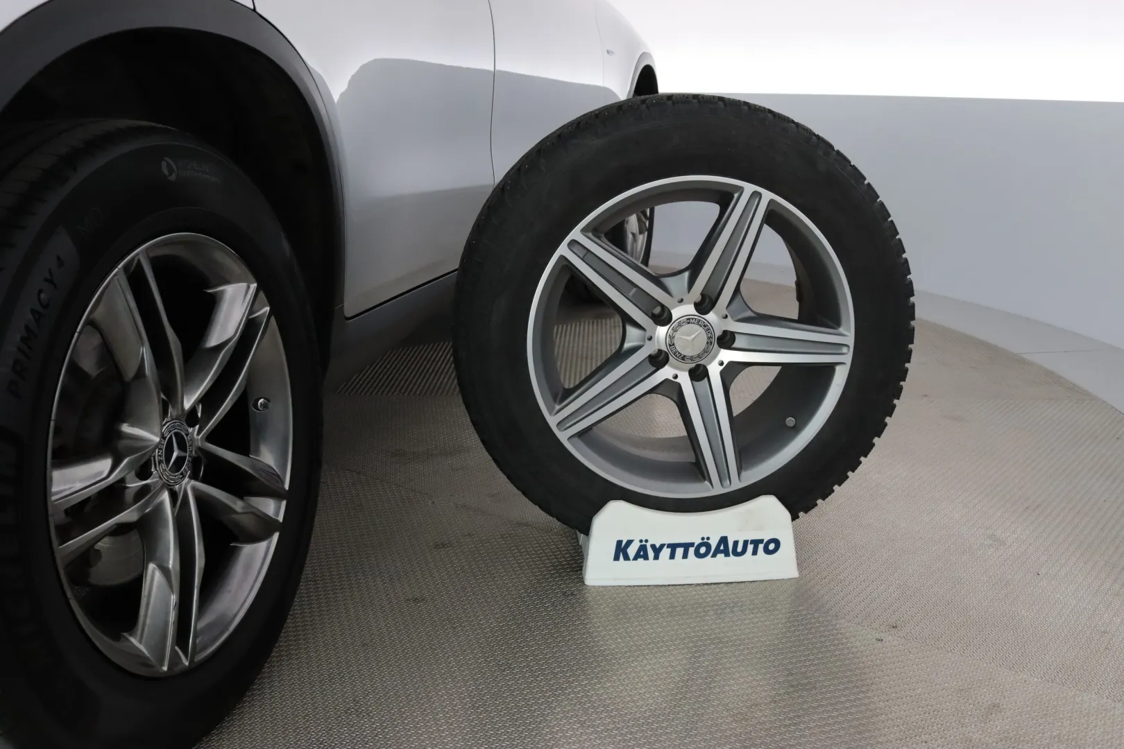 MERCEDES-BENZ GLC OXP-454 carousel image