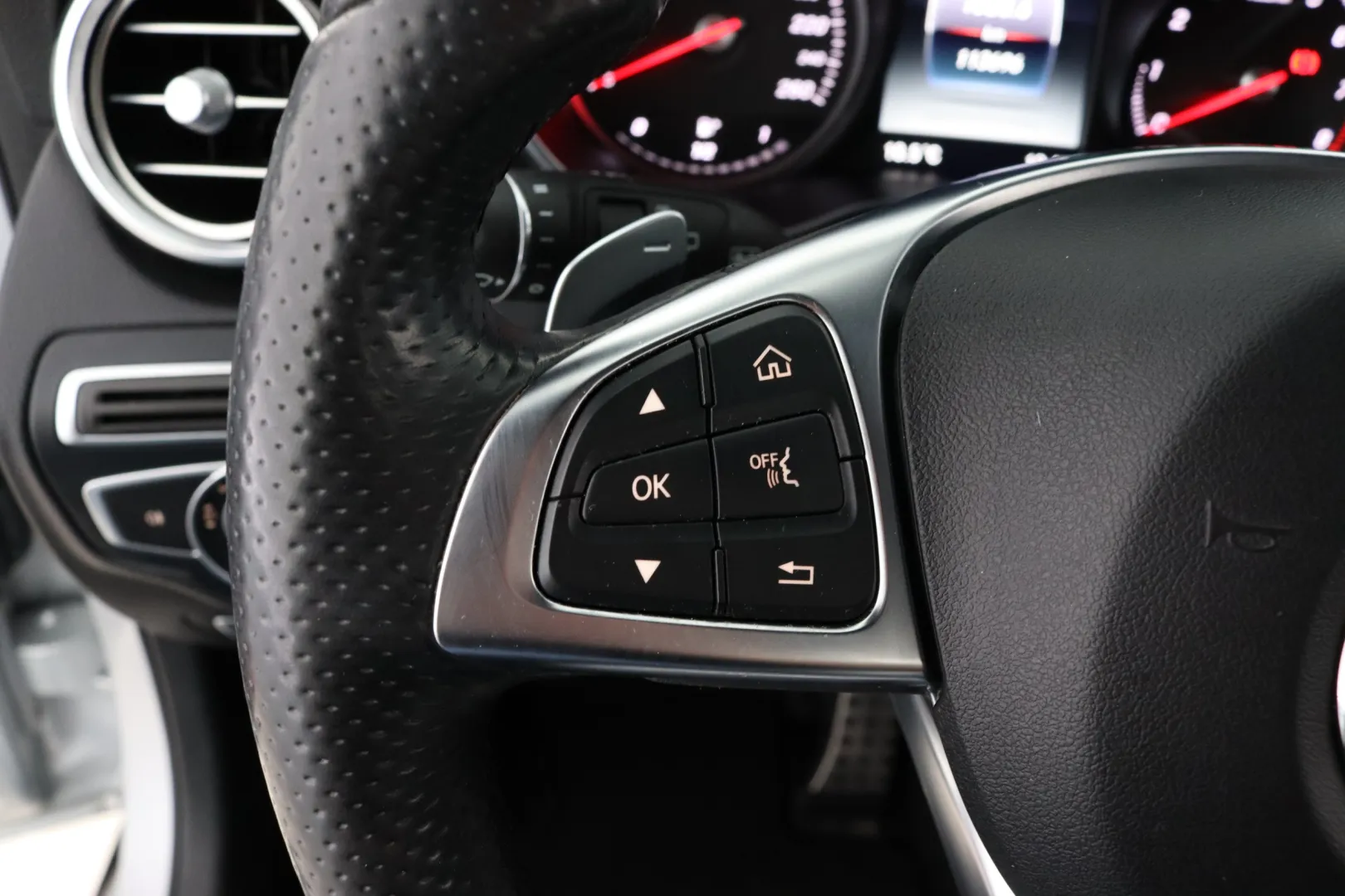 MERCEDES-BENZ GLC OXP-454 carousel image