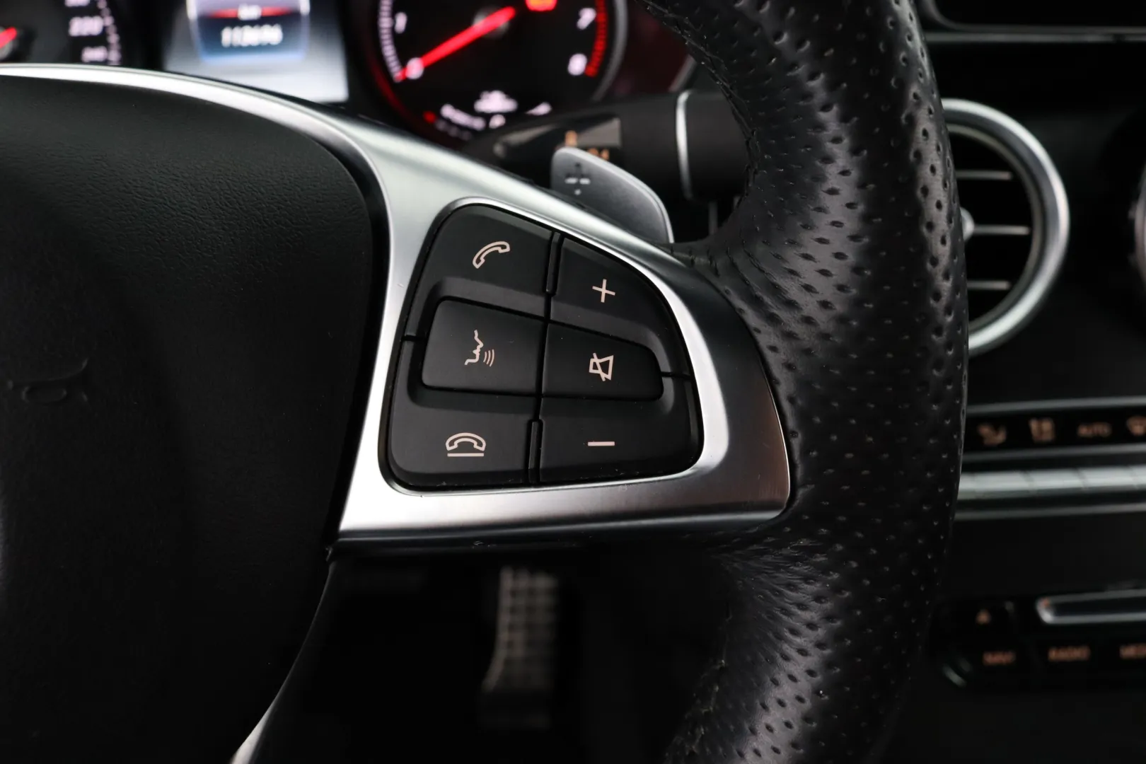 MERCEDES-BENZ GLC OXP-454 carousel image