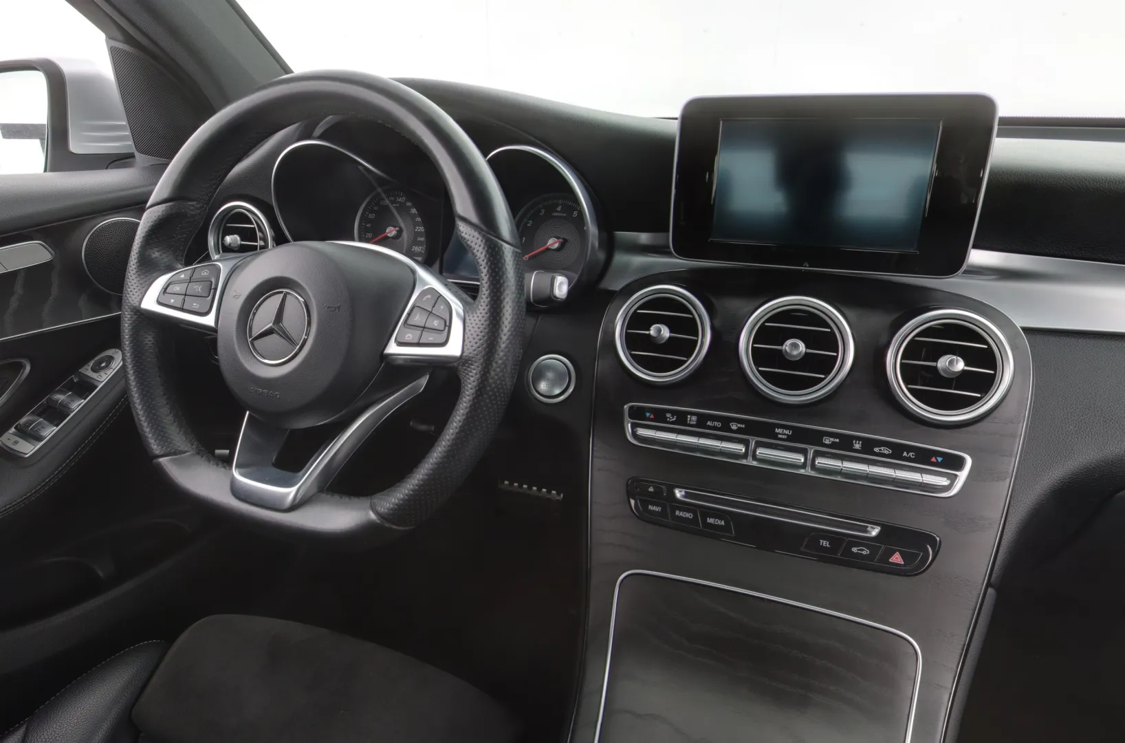 MERCEDES-BENZ GLC OXP-454 carousel image