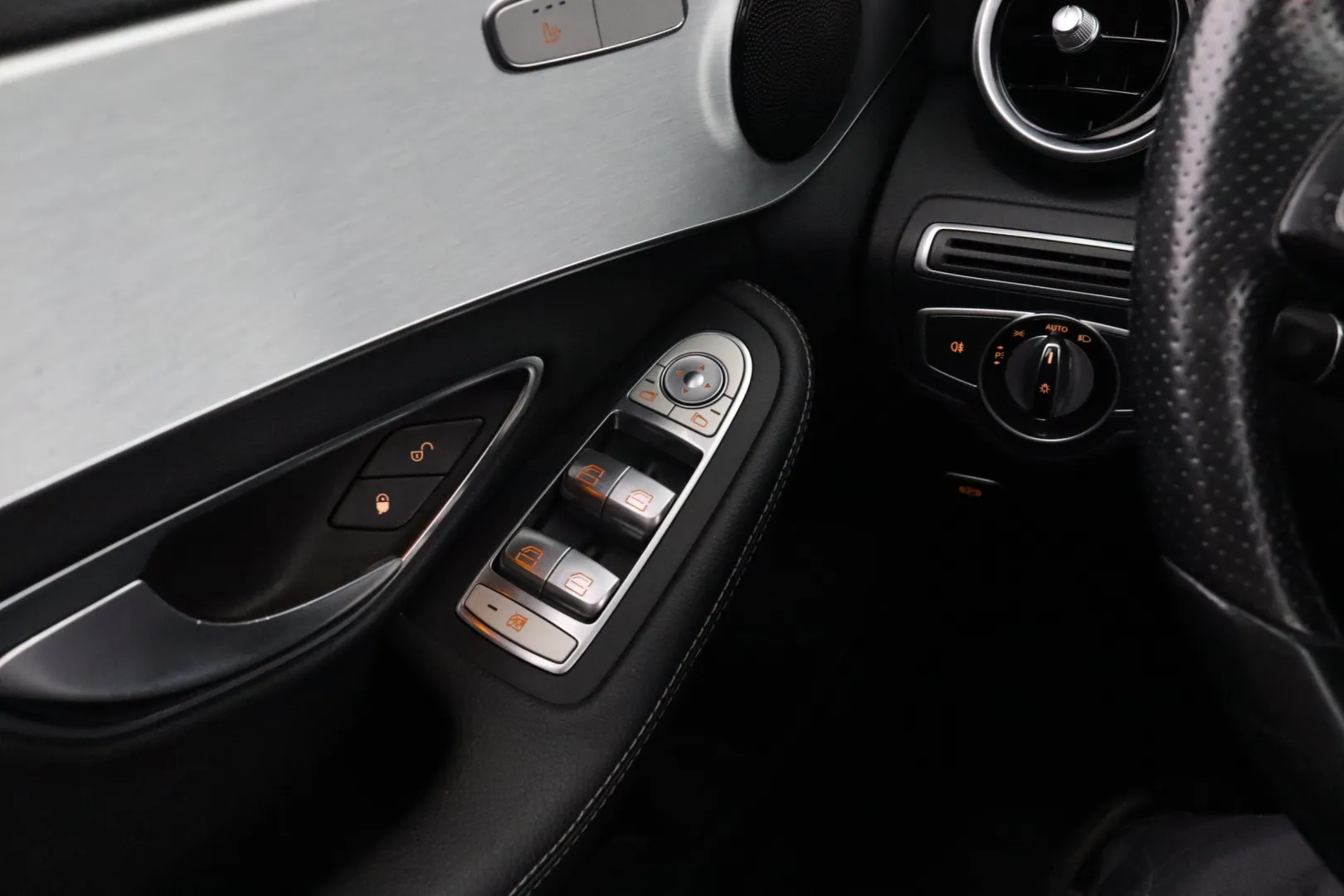 Mercedes-Benz C ERT-597 carousel image