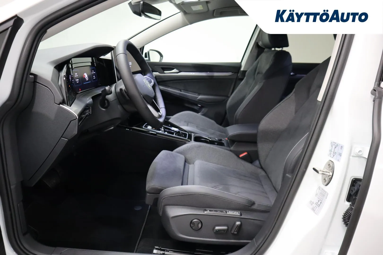 Volkswagen Golf NNV-186 carousel image