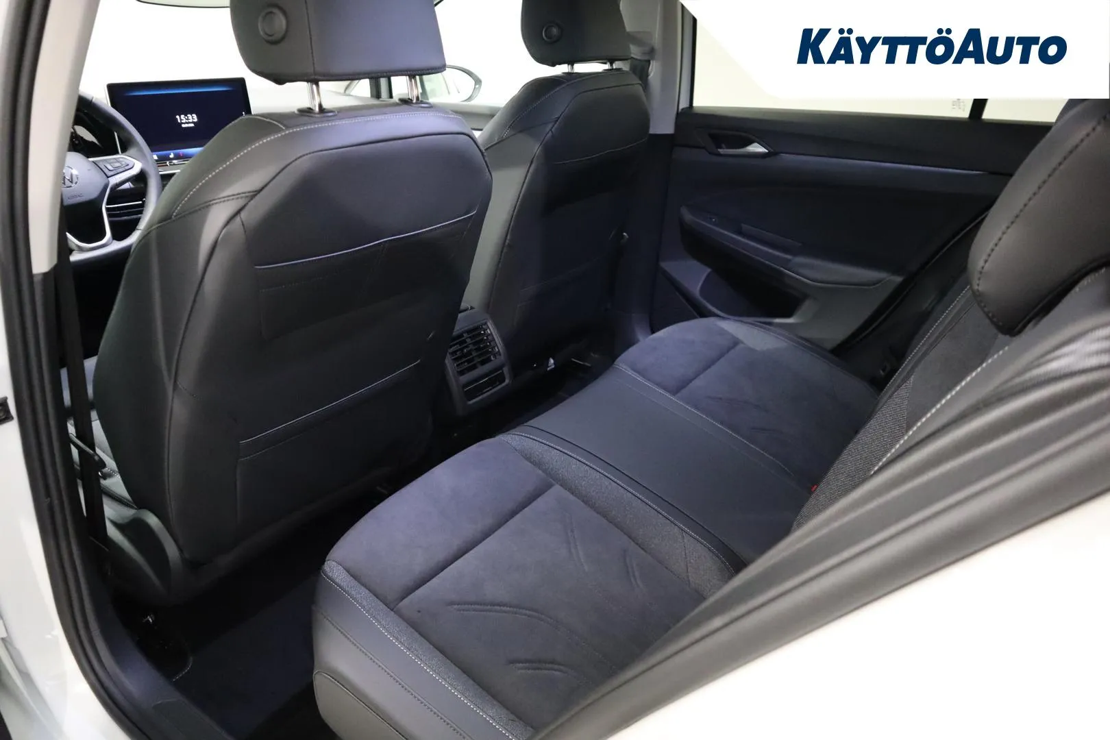 Volkswagen Golf NNV-186 carousel image