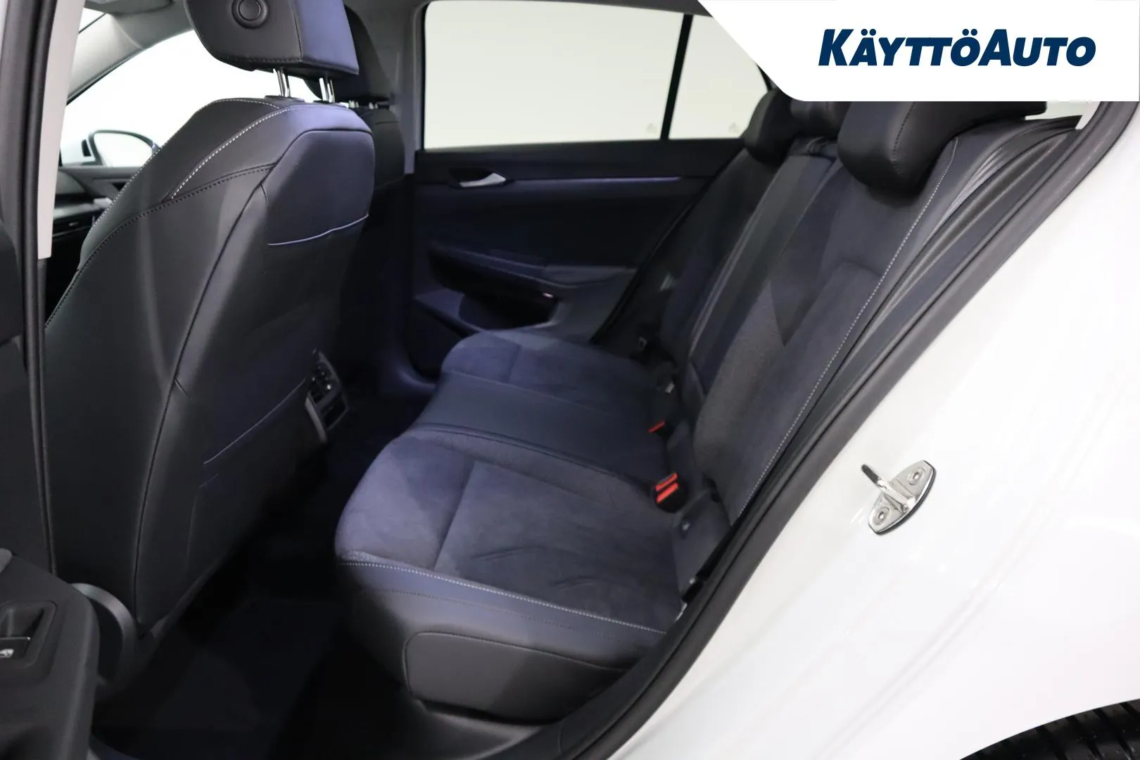 Volkswagen Golf NNV-186 carousel image