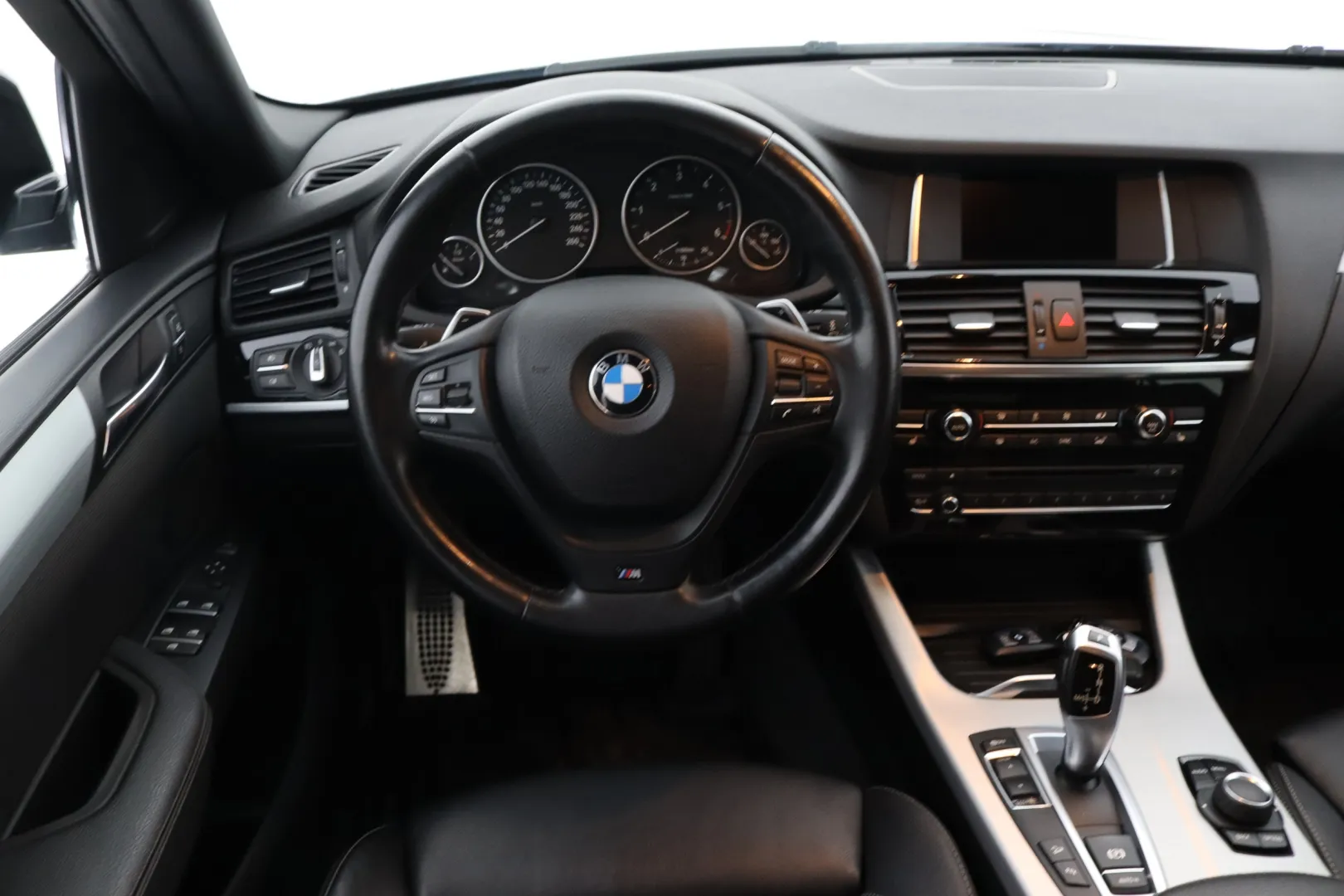 BMW X4 GNU-167 carousel image