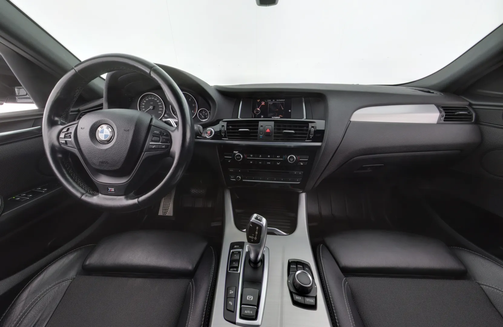 BMW X4 GNU-167 carousel image
