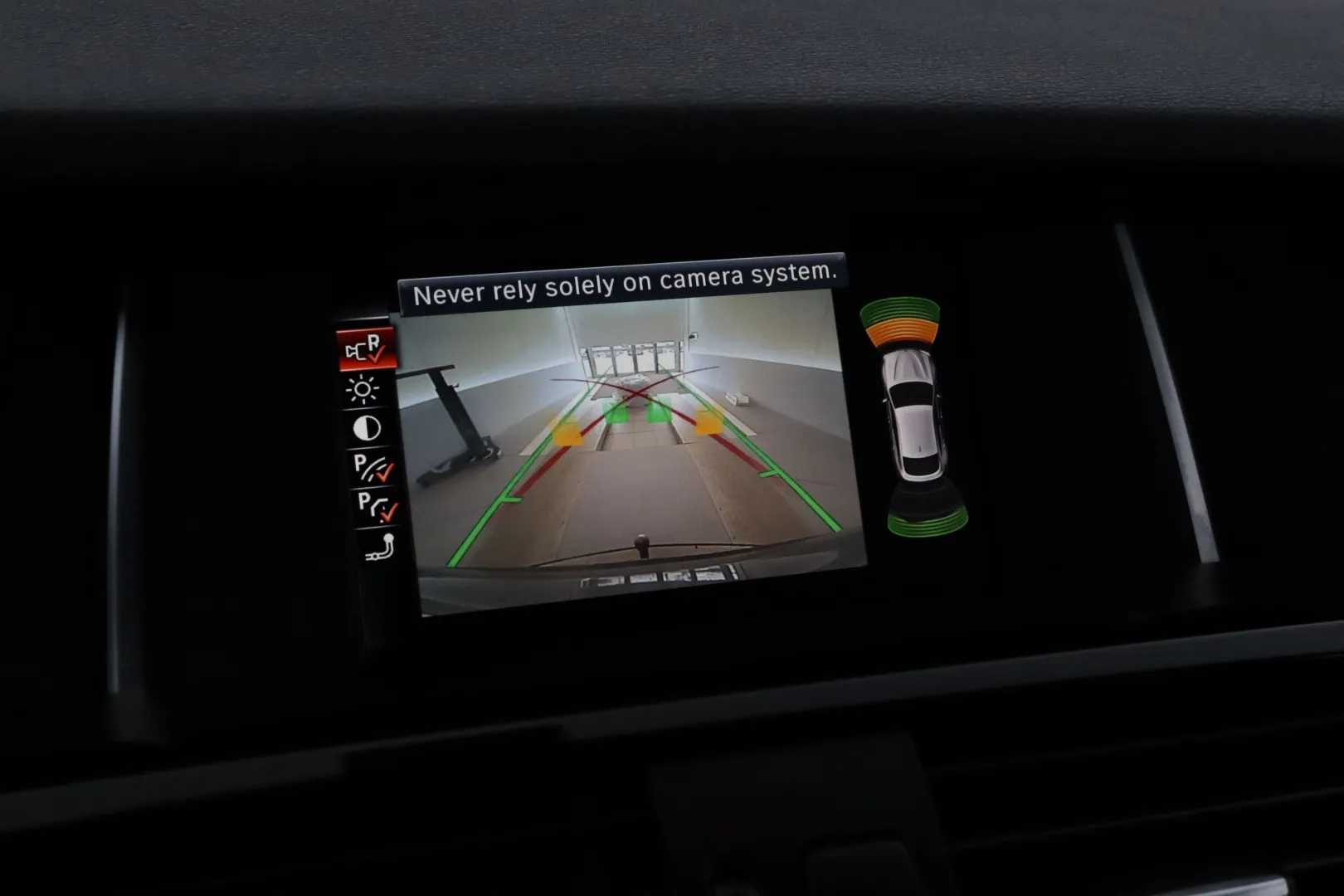 BMW X4 GNU-167 carousel image
