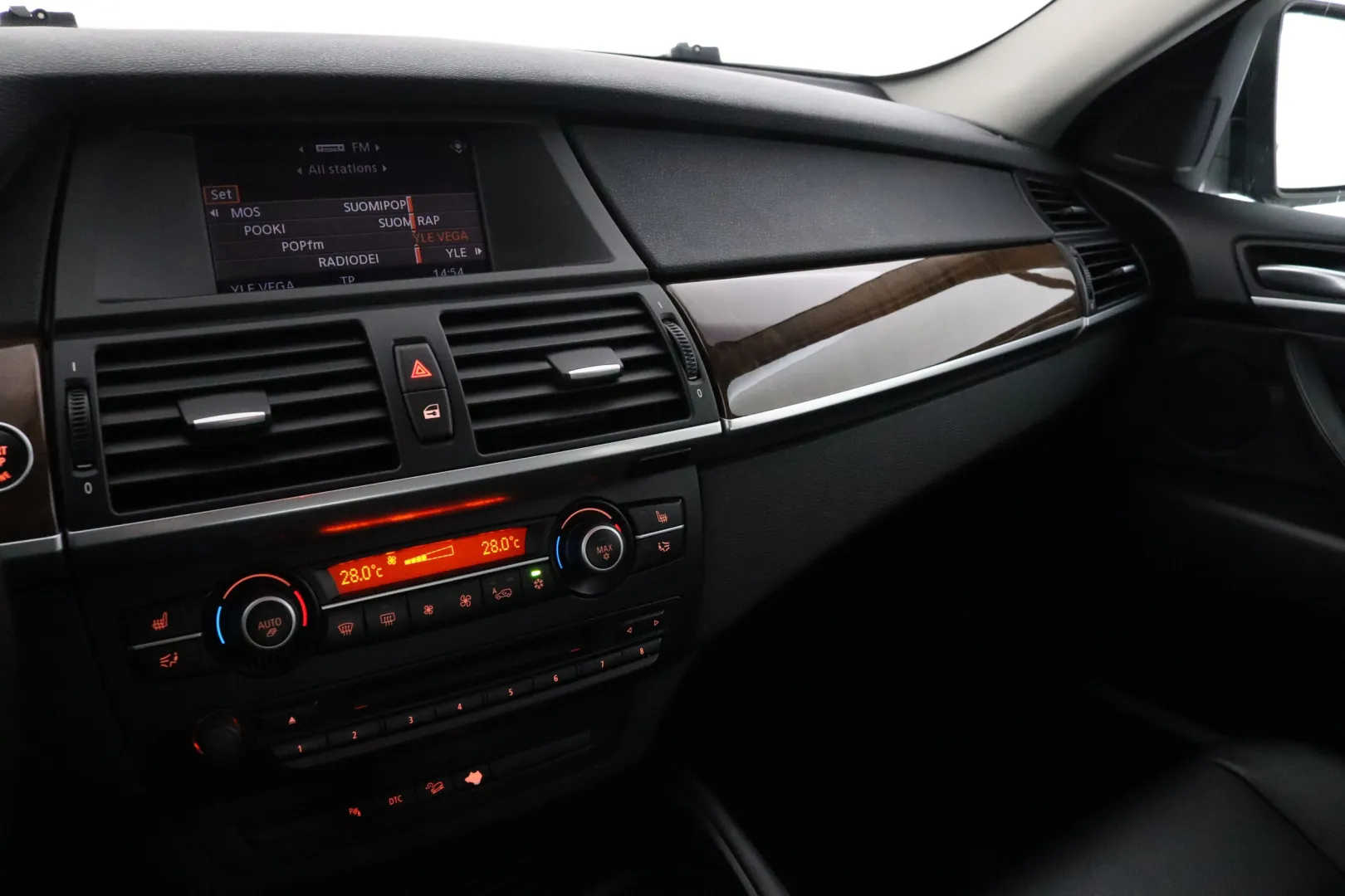 BMW X6 CHB-400 carousel image