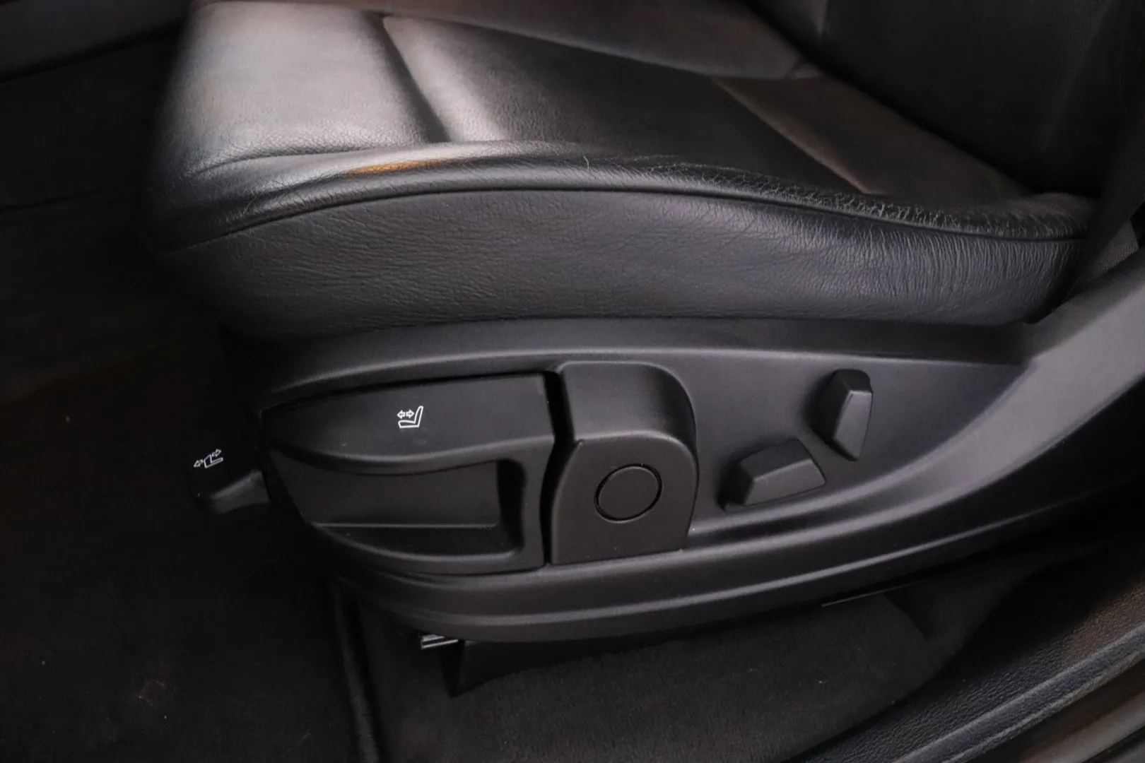 BMW X6 CHB-400 carousel image