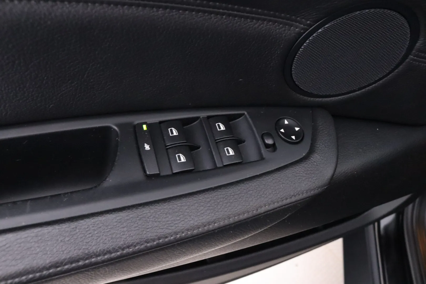 BMW X6 CHB-400 carousel image