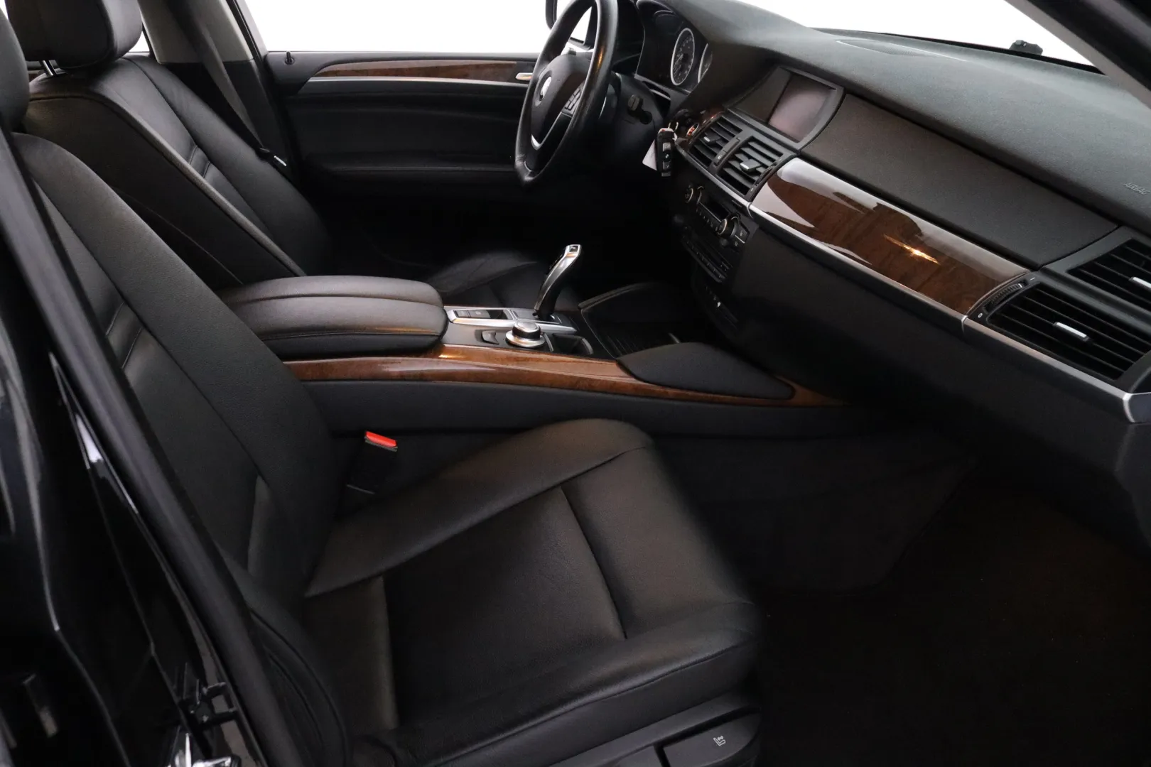 BMW X6 CHB-400 carousel image