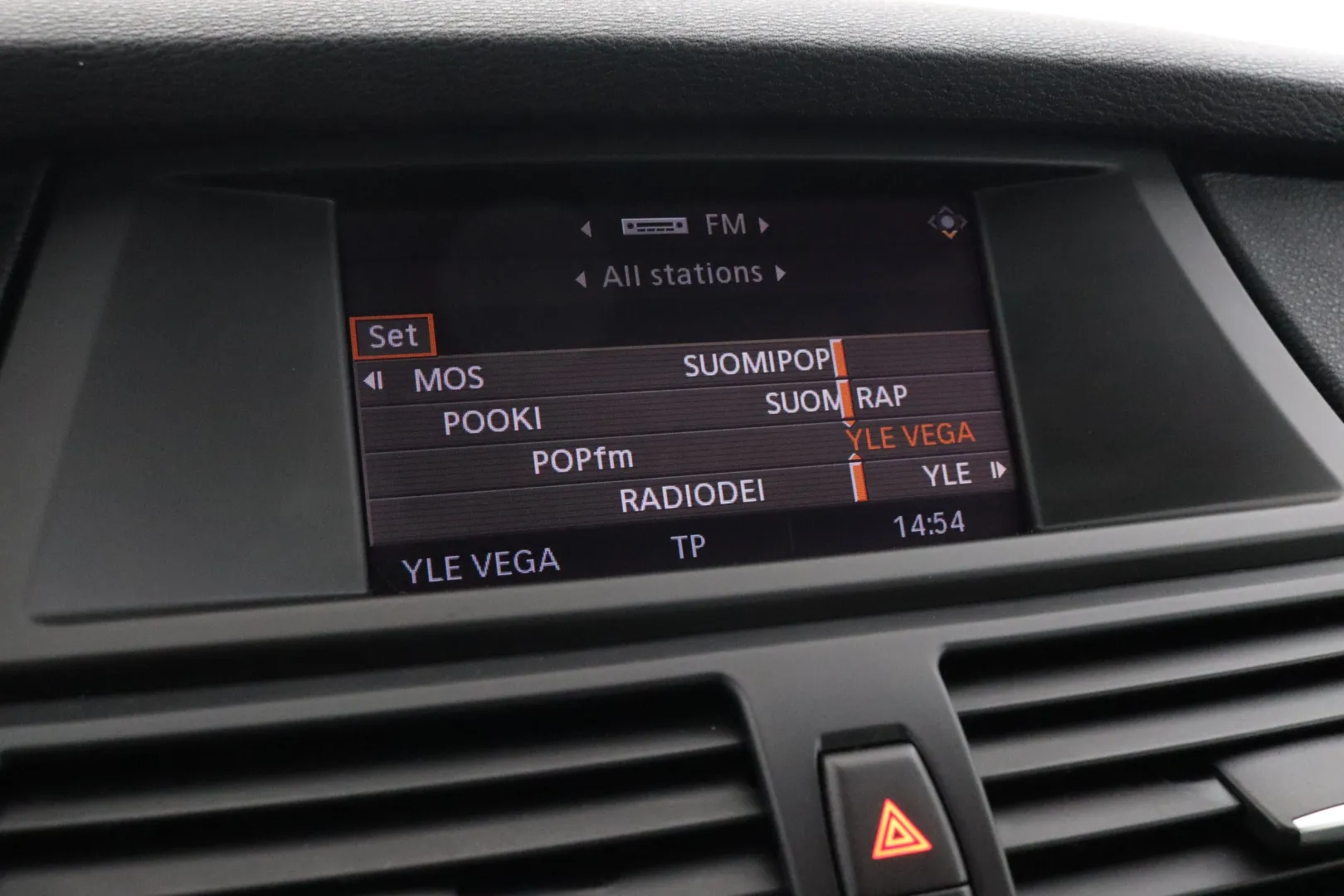 BMW X6 CHB-400 carousel image