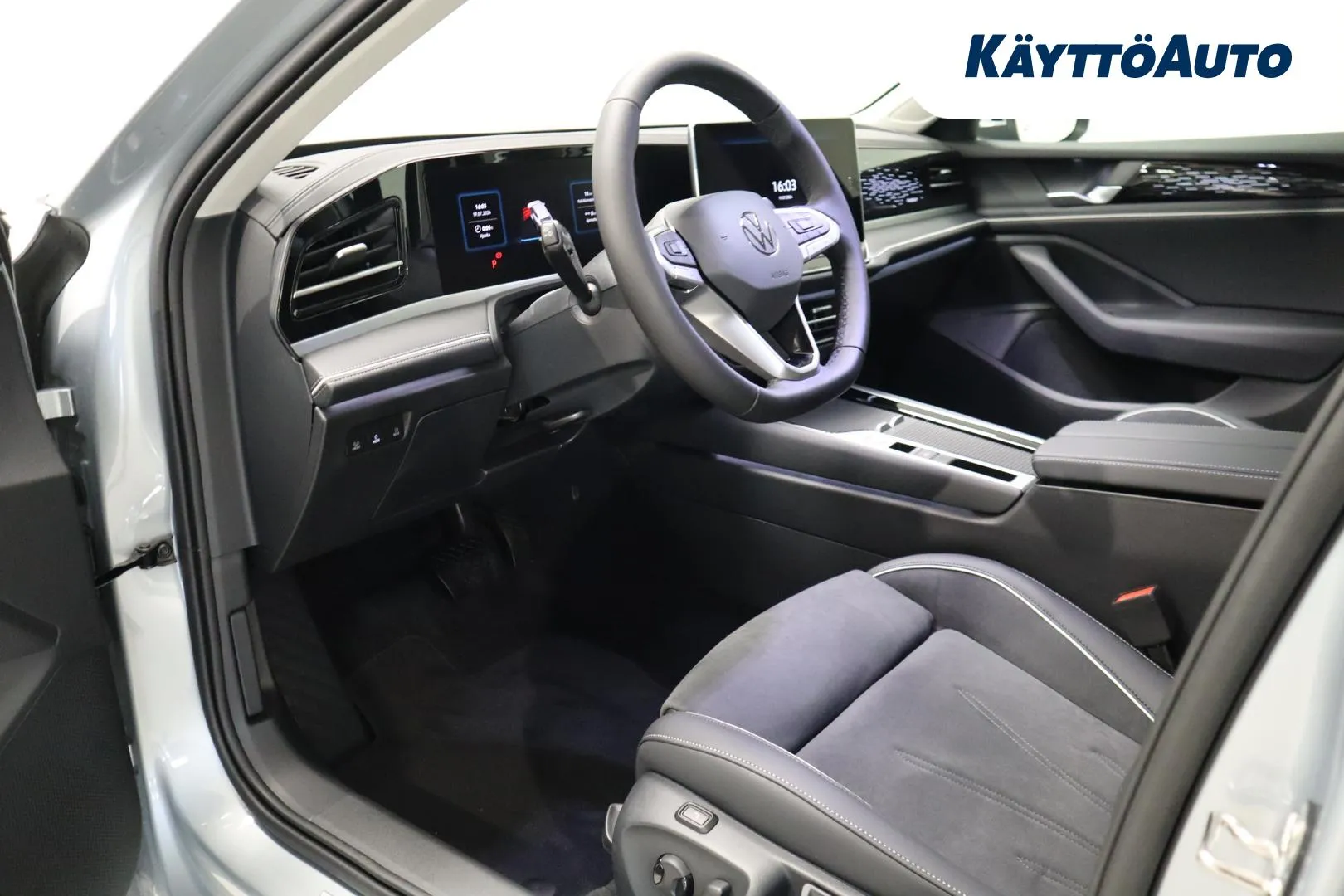 Volkswagen Passat LSS-458 carousel image