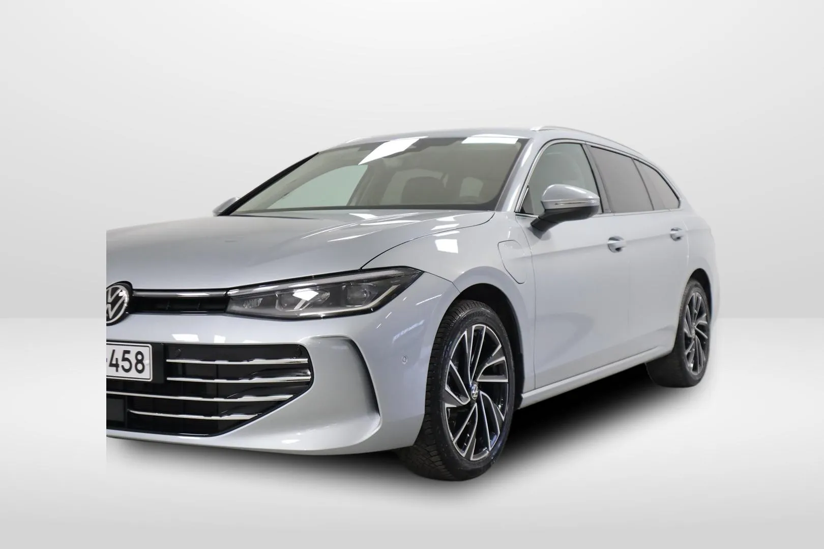 Volkswagen Passat LSS-458 carousel image