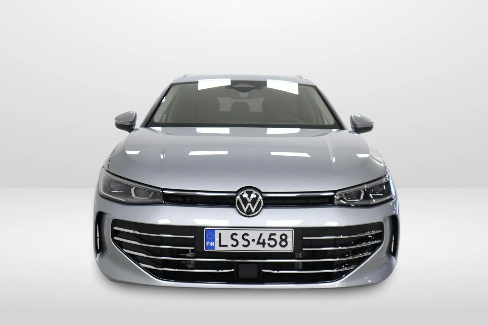 Volkswagen Passat LSS-458 carousel image