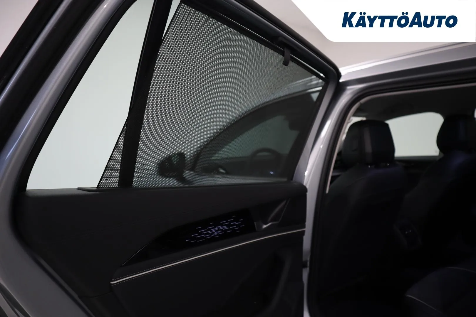 Volkswagen Passat LSS-458 carousel image