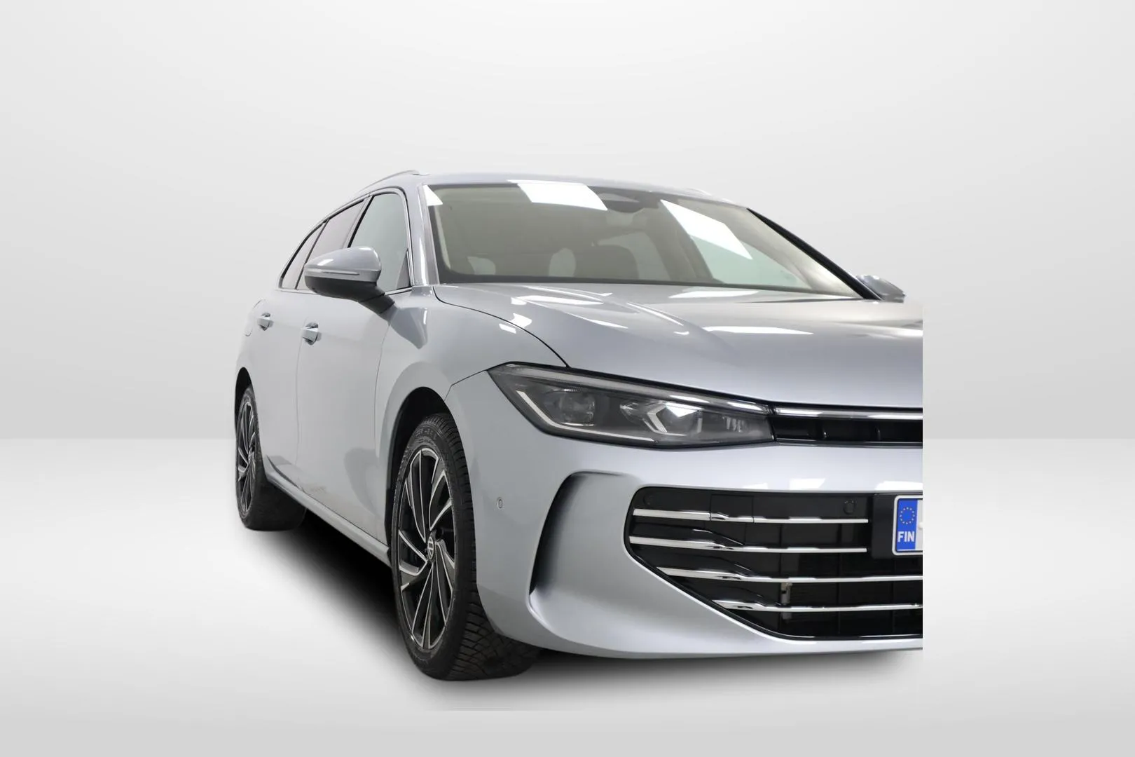 Volkswagen Passat LSS-458 carousel image