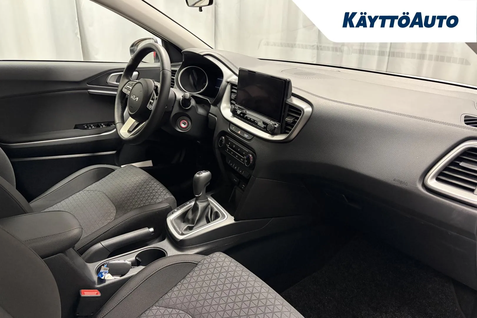 KIA Ceed JNP-890 carousel image