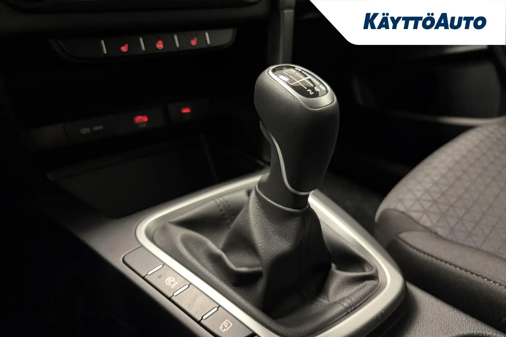 KIA Ceed JNP-890 carousel image