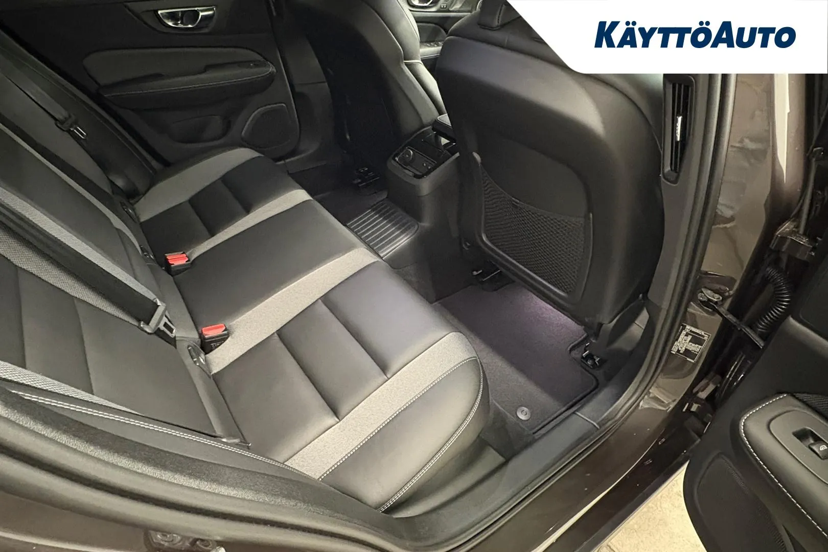 Volvo V60 MPX-402 carousel image