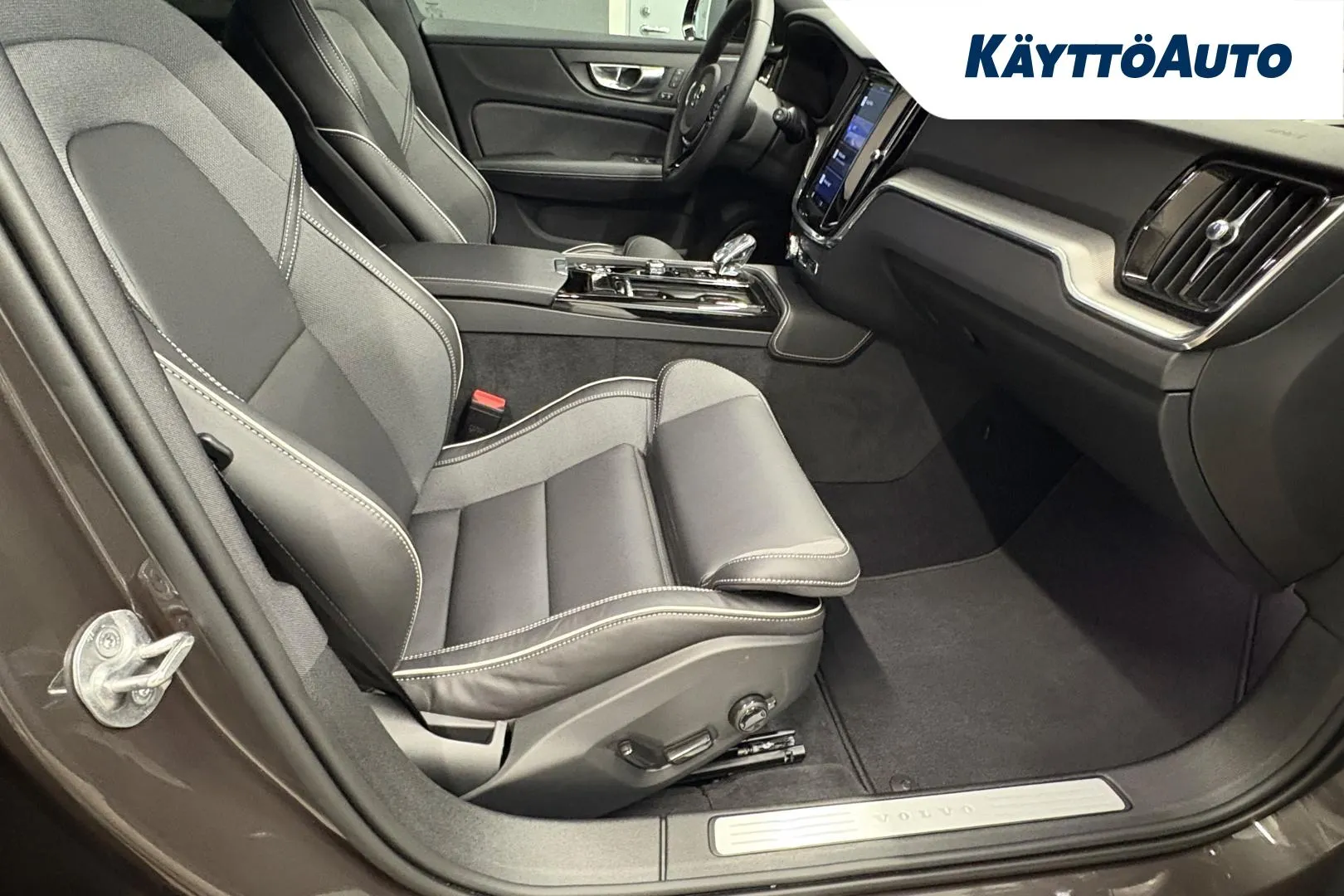Volvo V60 MPX-402 carousel image