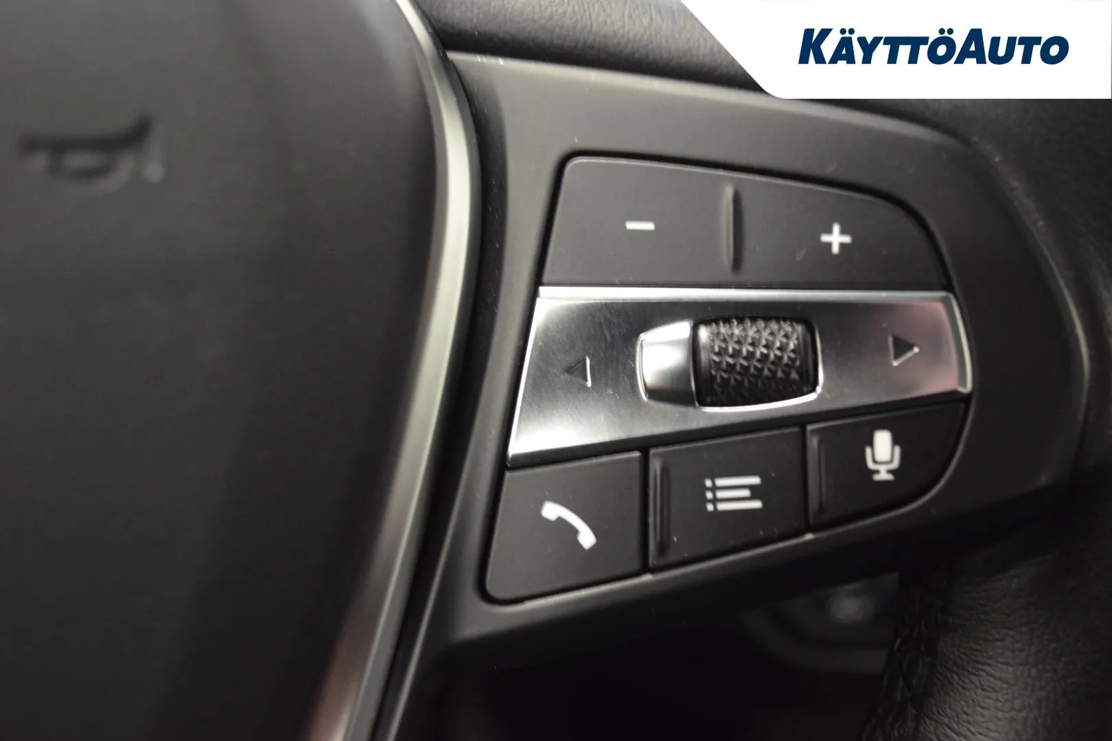 BMW 218 LPP-481 carousel image