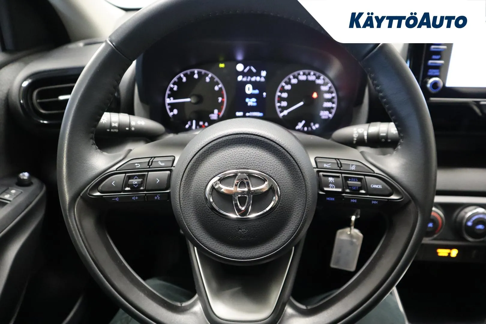TOYOTA Yaris SYZ-792 carousel image