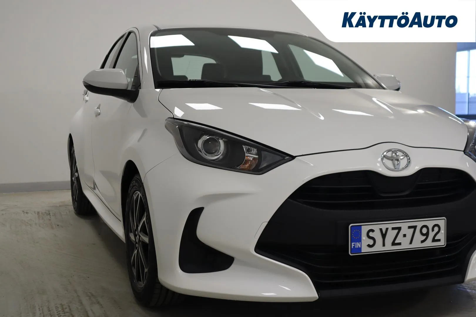 TOYOTA Yaris SYZ-792 carousel image