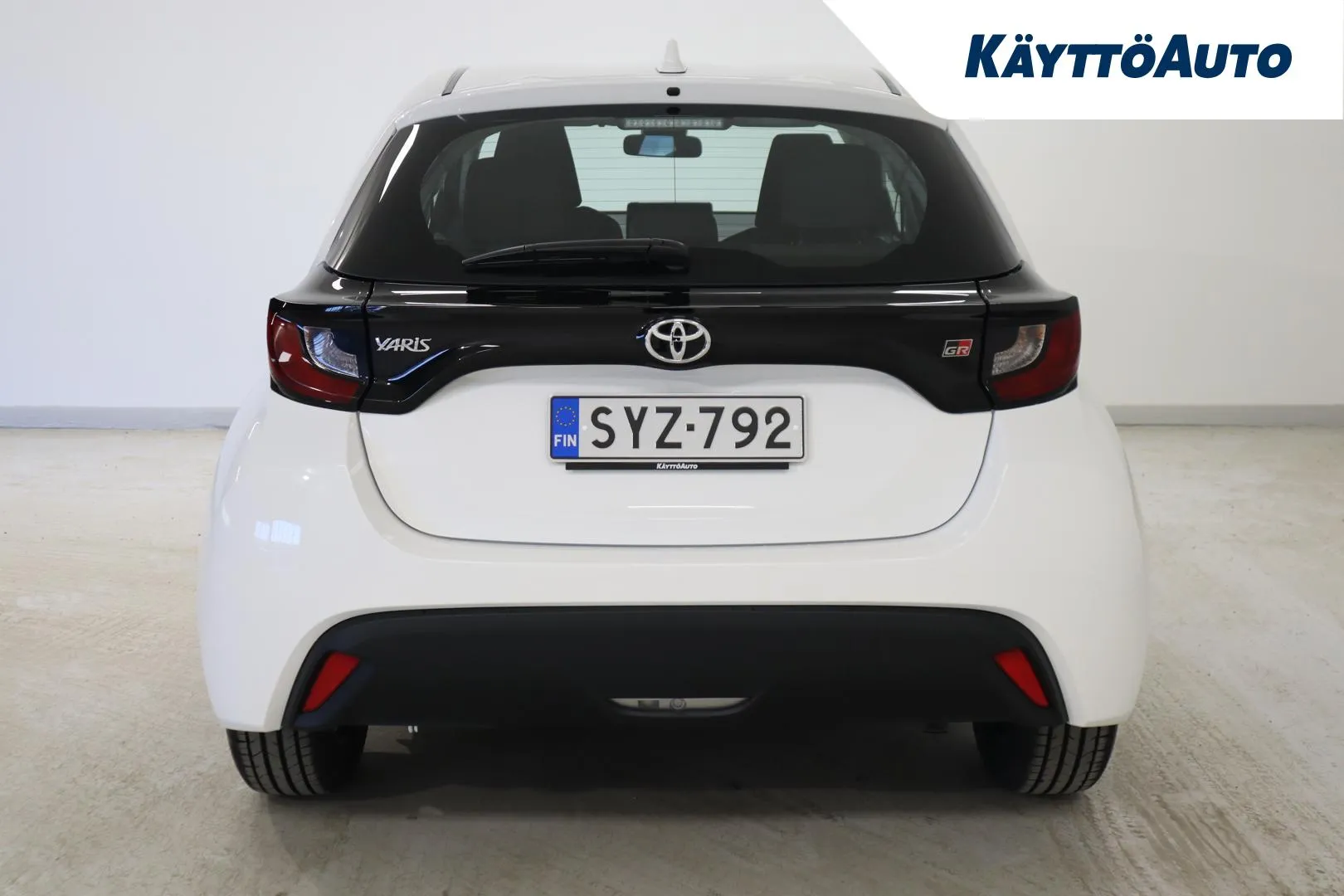 TOYOTA Yaris SYZ-792 carousel image