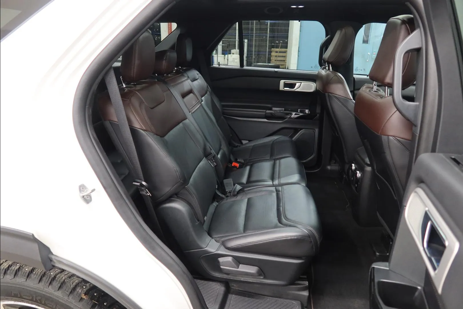 FORD Explorer XRZ-596 carousel image