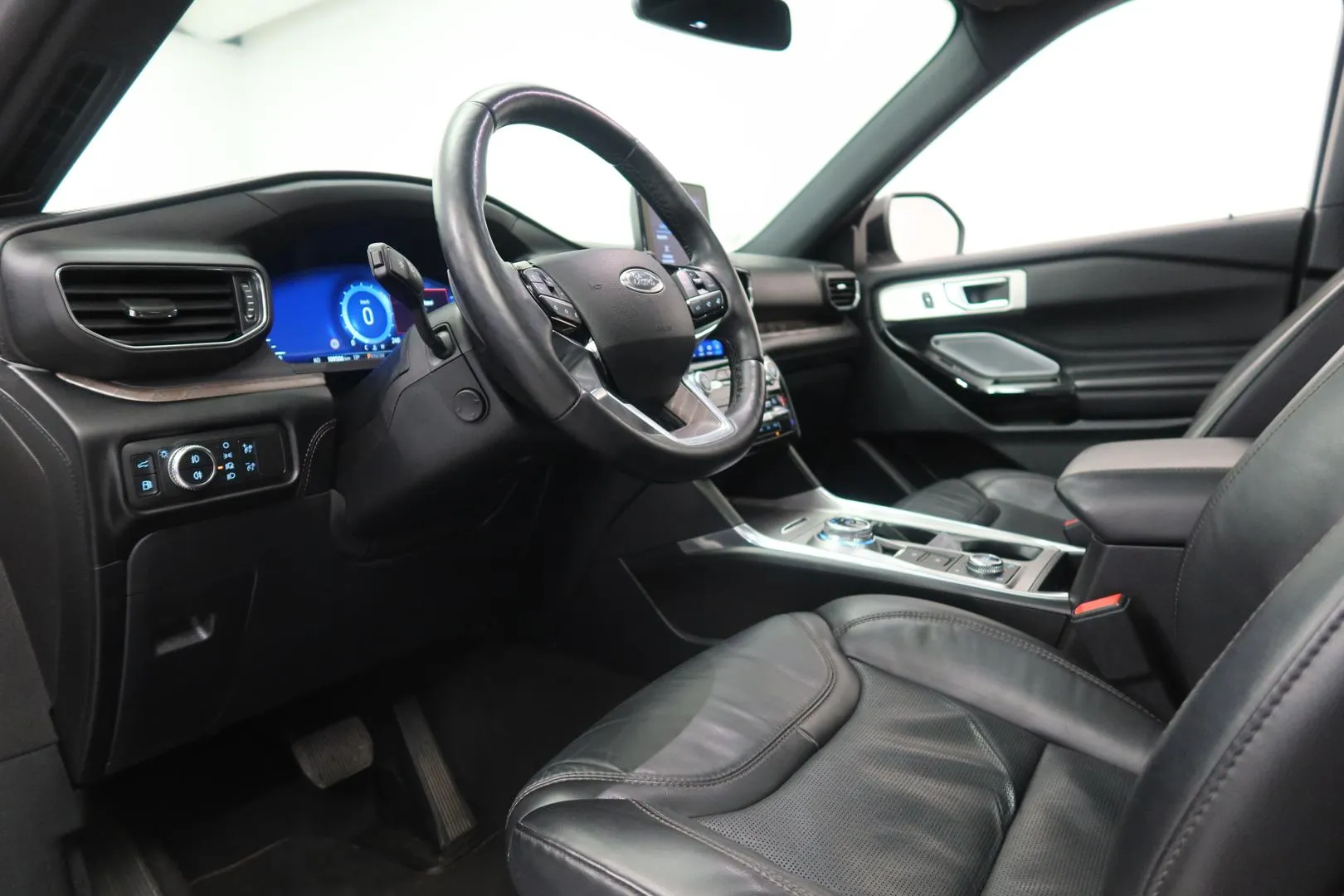 FORD Explorer XRZ-596 carousel image