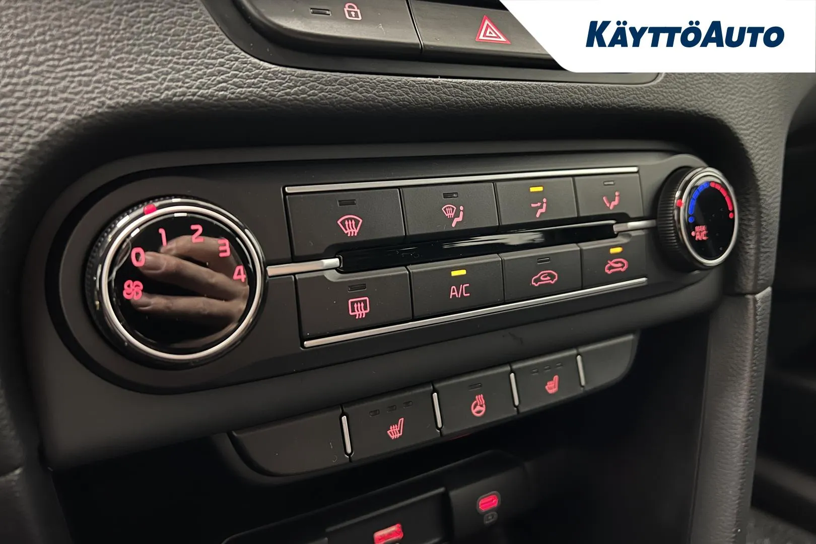 KIA Ceed JNP-891 carousel image