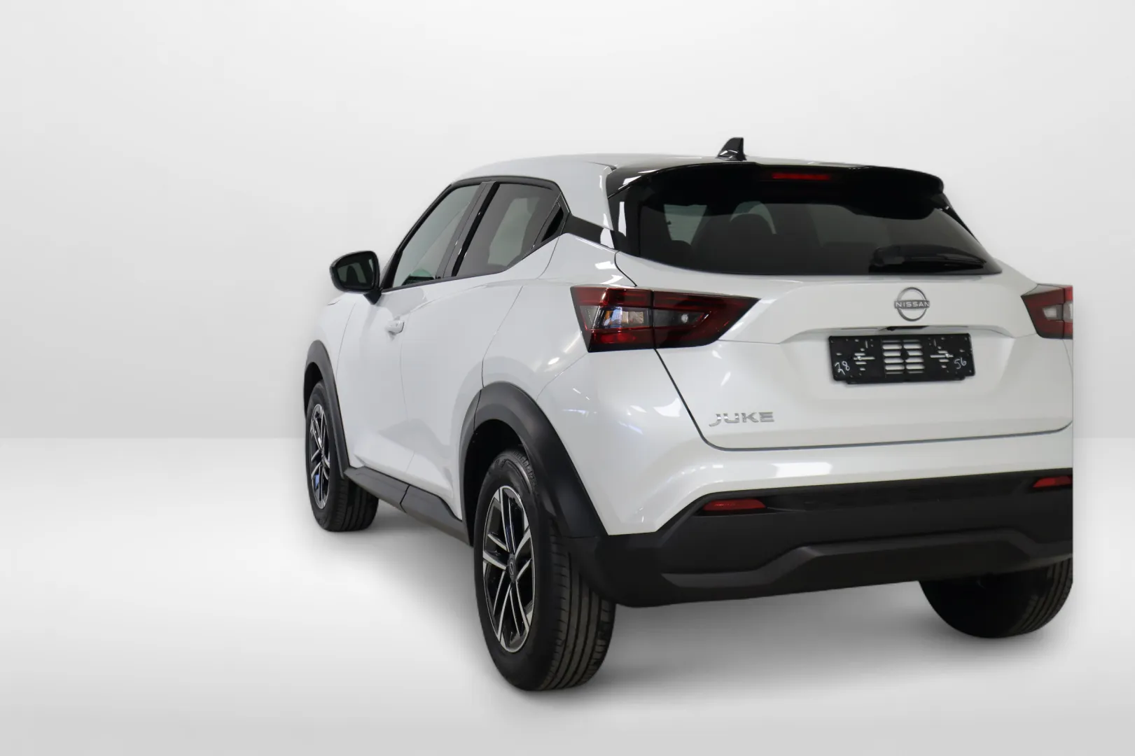 Nissan Juke RXE-744 carousel image