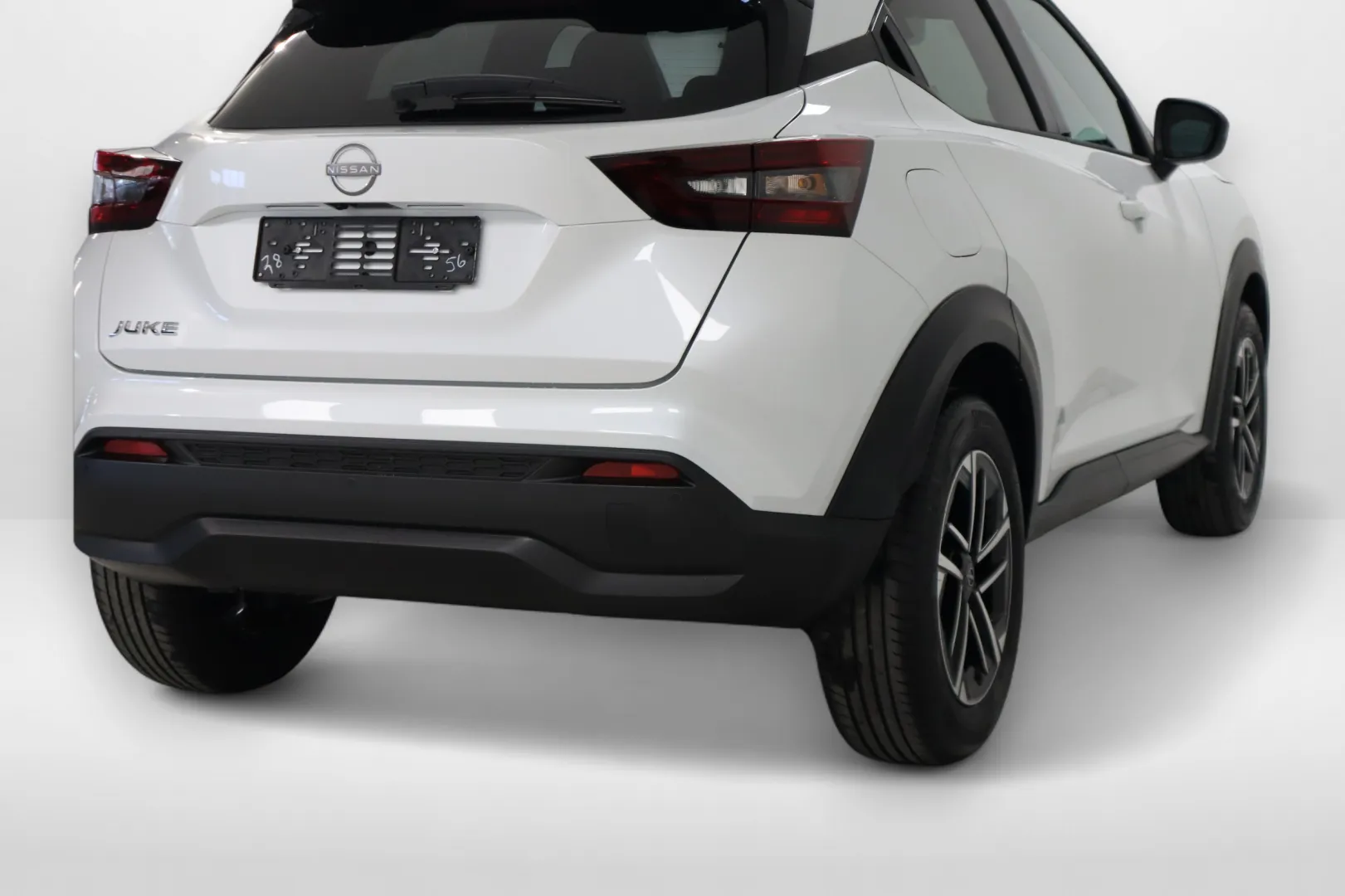 Nissan Juke RXE-744 carousel image