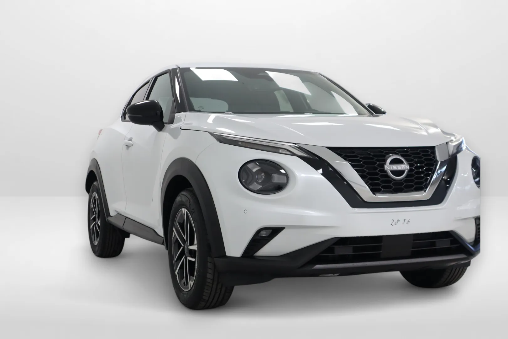 Nissan Juke RXE-744 carousel image