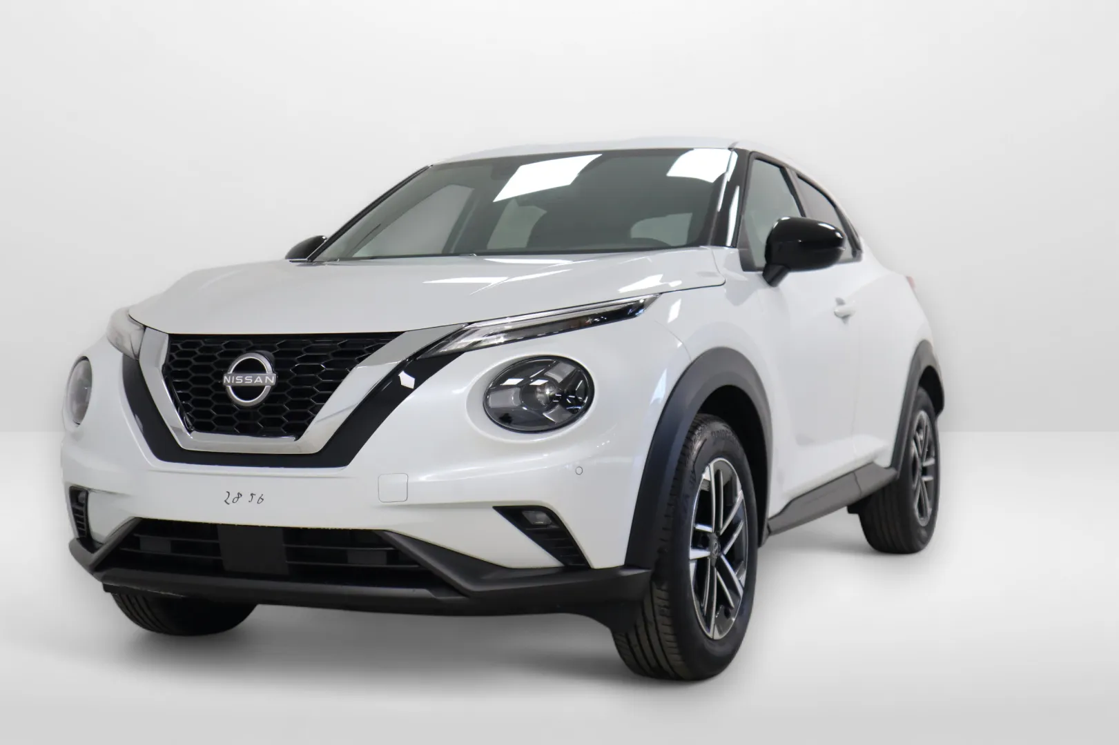 Nissan Juke RXE-744 carousel image