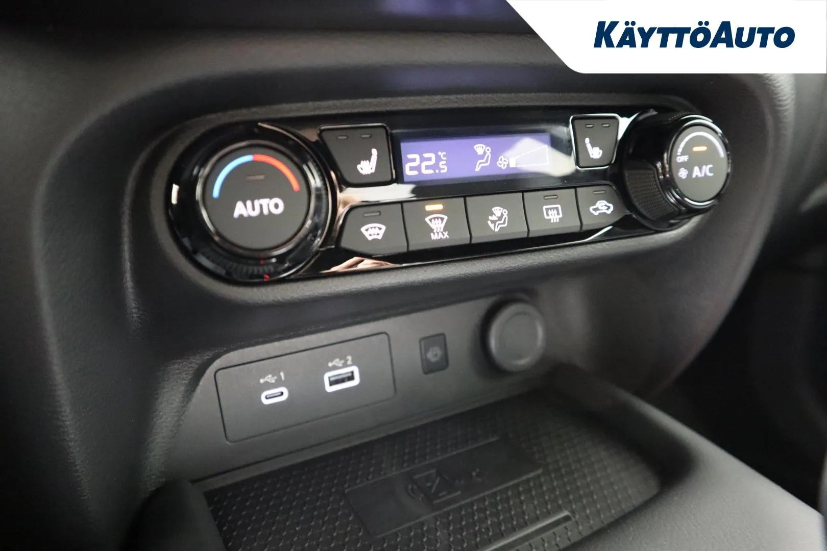 Nissan Juke RXE-744 carousel image