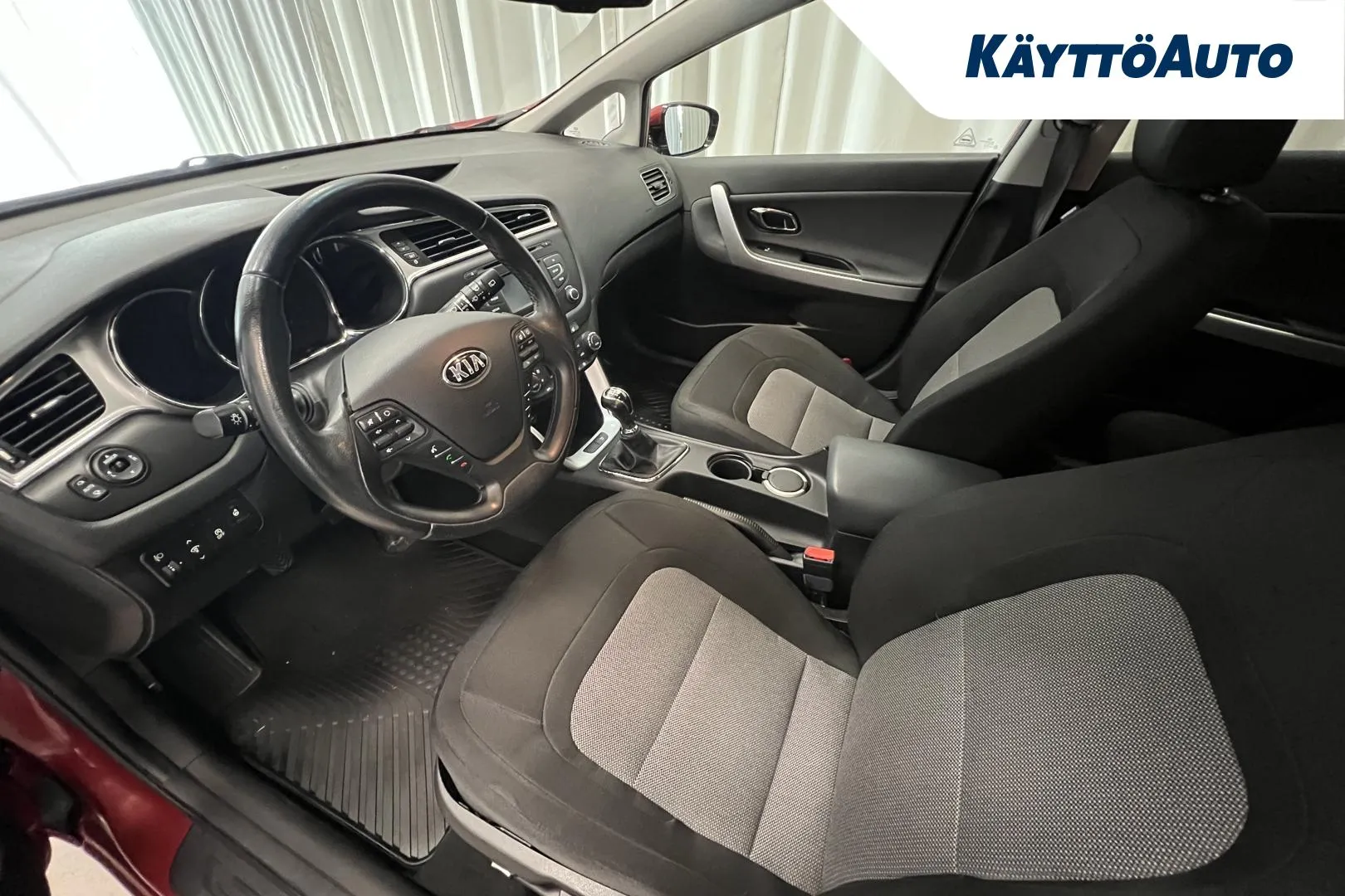 KIA cee'd YJB-389 carousel image