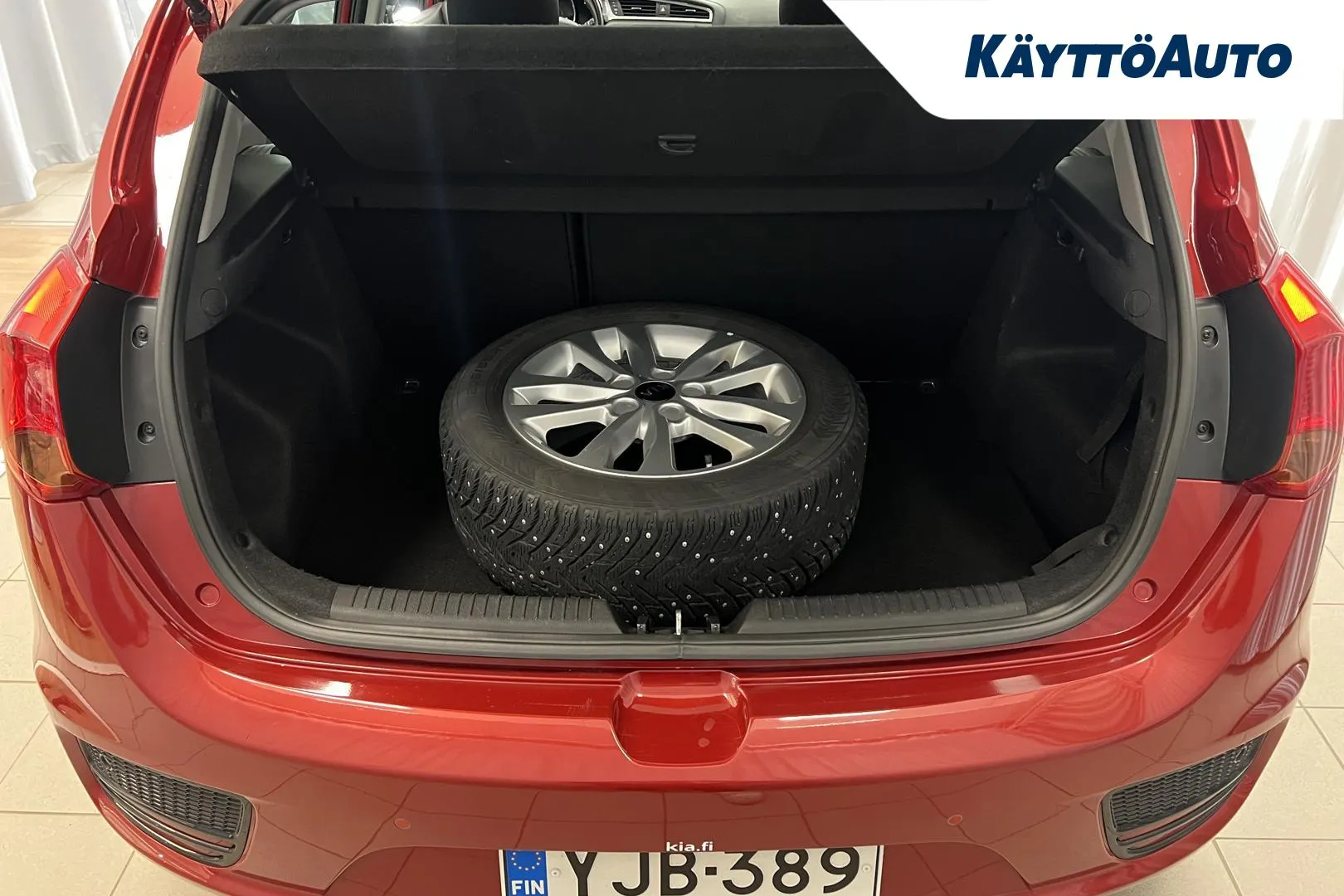 KIA cee'd YJB-389 carousel image